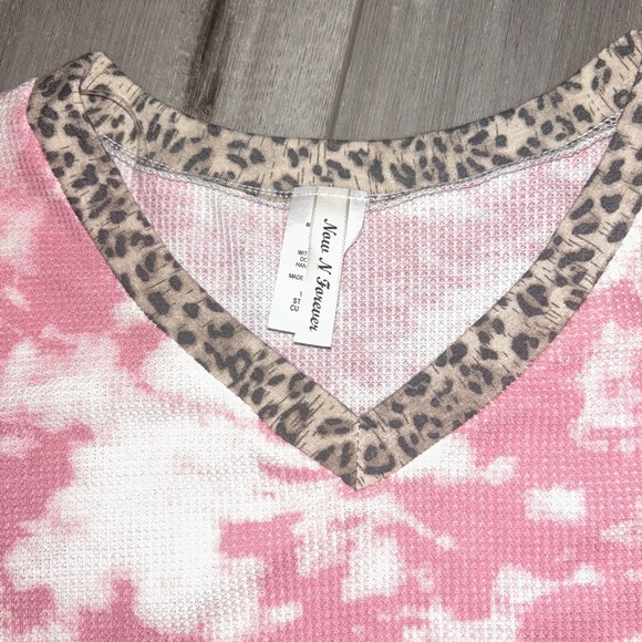 Now & Forever Women’s Small Pink & Cream Tye Dye With Leopard Trim Top - Picture 3 of 4